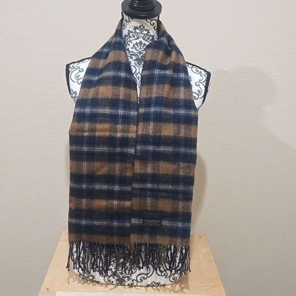 🎆 CHRISTIAN DIOR SCARF 🎆 - Picture 4 of 7
